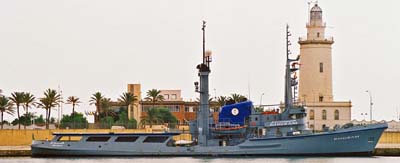 http://theyachtphoto.com/100/Khozam.jpg