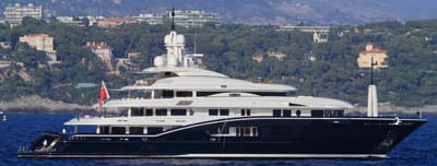 http://theyachtphoto.com/100/Numptia.jpg