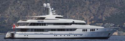 http://theyachtphoto.com/100/Trident.jpg