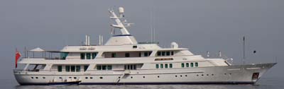 http://theyachtphoto.com/100/LadyBeatrice.jpg